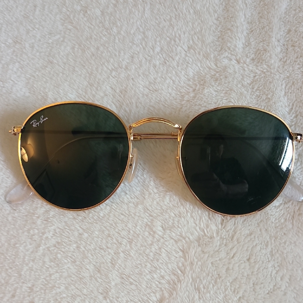 Ray-Ban Classic Gold Frame Sunglasses with Dark Green Lenses